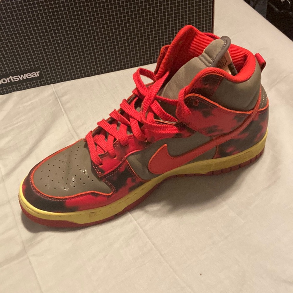 Nike dunks acid red never worn size 11 - Picture 1 of 4